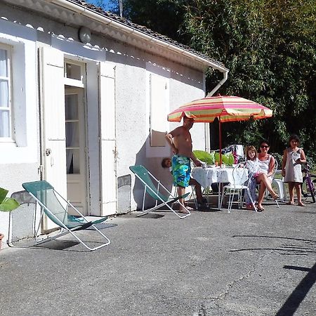 Domaine De Laroque Lou Maisouet Casteljaloux Extérieur photo