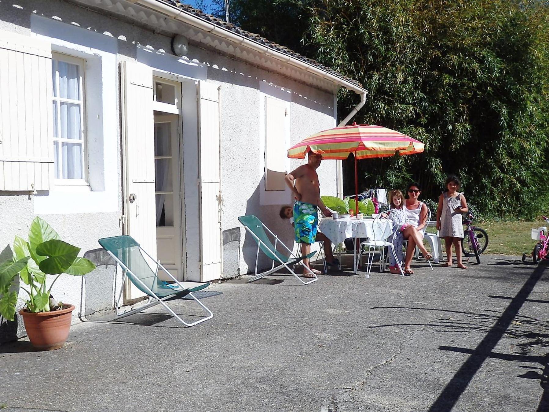 Domaine De Laroque Lou Maisouet Casteljaloux Extérieur photo